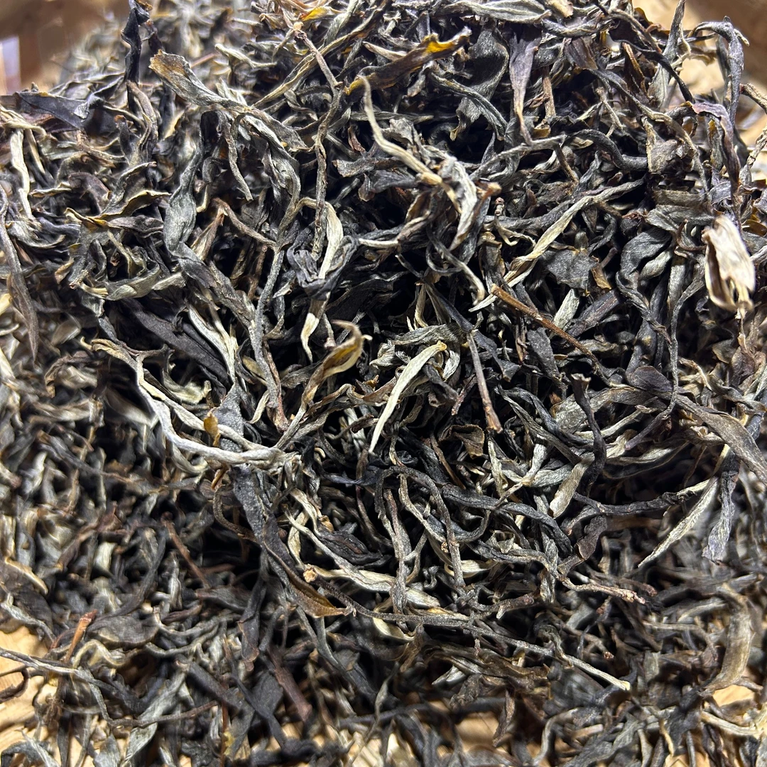 邦木利源【古树藤条】【看主播福利发】2025年春茶散料-100g
