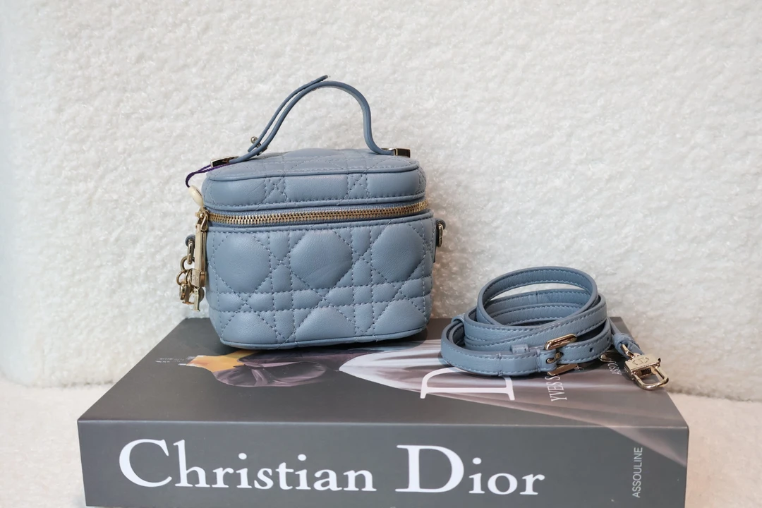 99新 DIOR/迪奥 奢品阁/迪奥/ 雾霾蓝 mini 化妆包