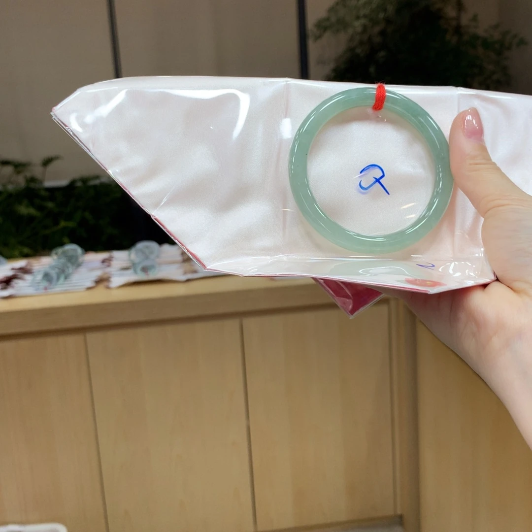 未镶嵌手镯翡翠不退不换