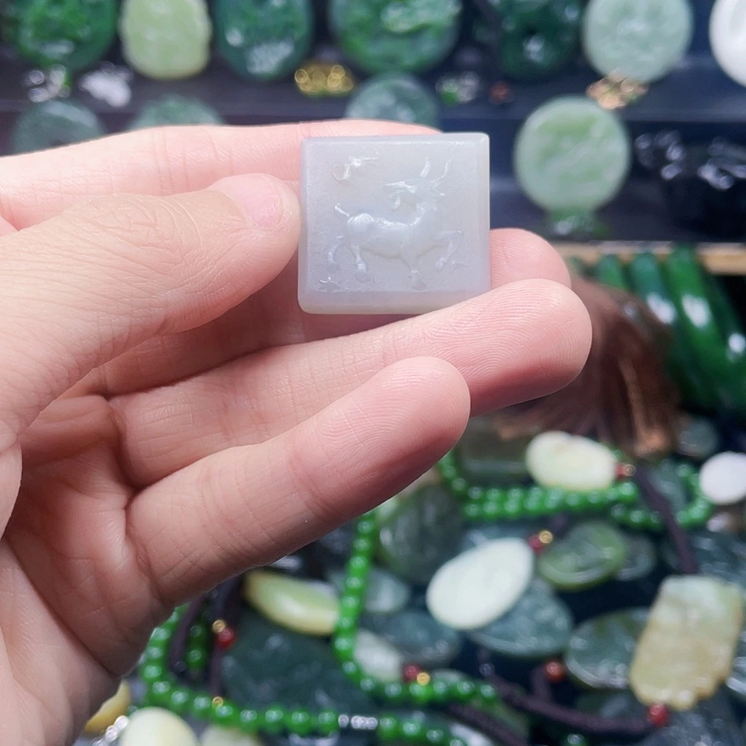 和田玉未镶嵌珠宝半成品