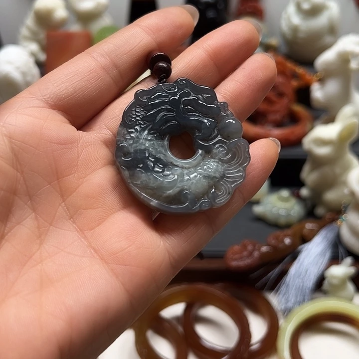 蛇纹石玉吊坠未镶嵌