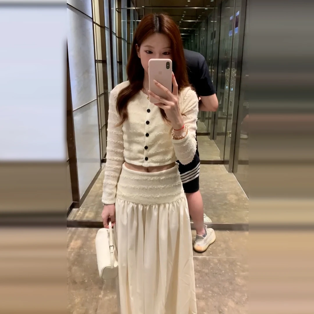 白色气质长袖连衣裙子女2025新款早秋韩系穿搭一整套装高级感长裙