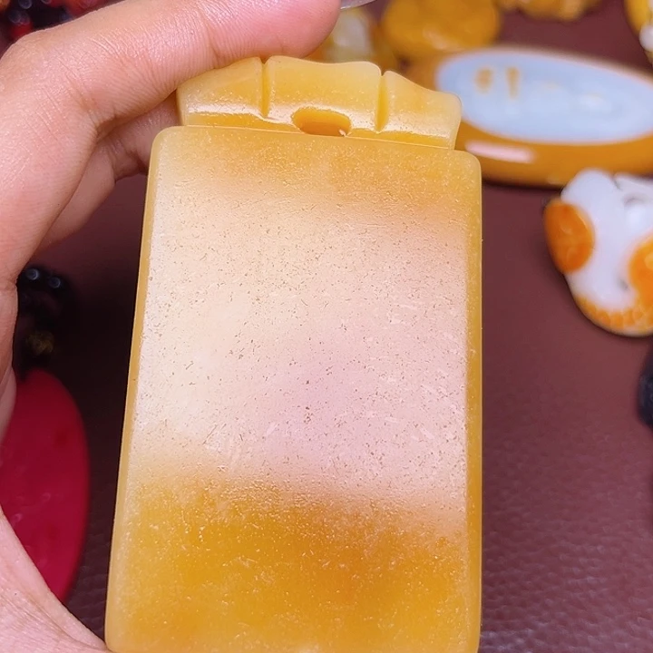 和田玉未镶嵌颈饰但***久