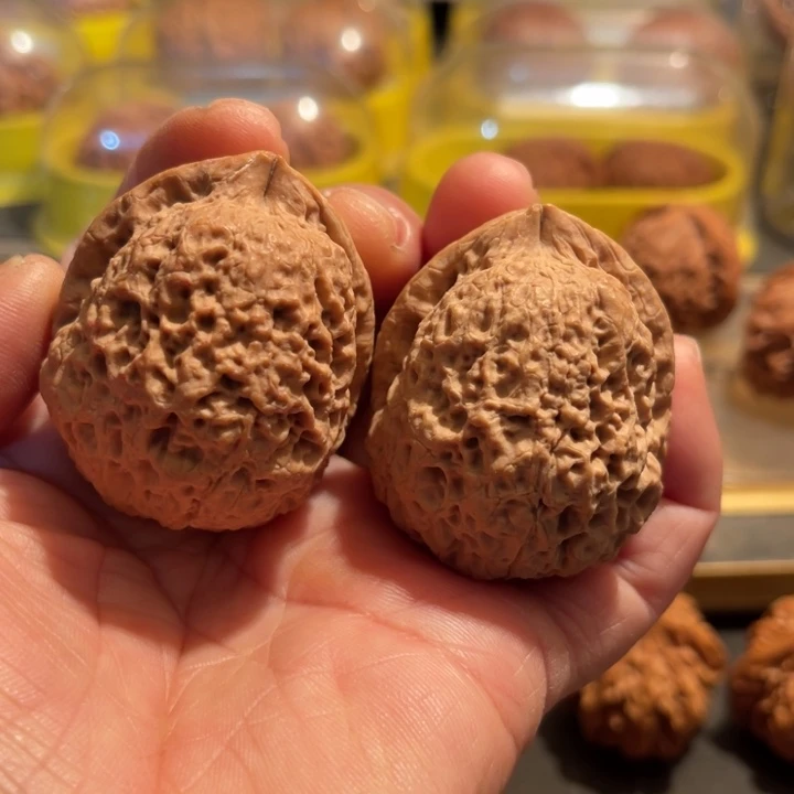 文玩核桃把件天*元宝