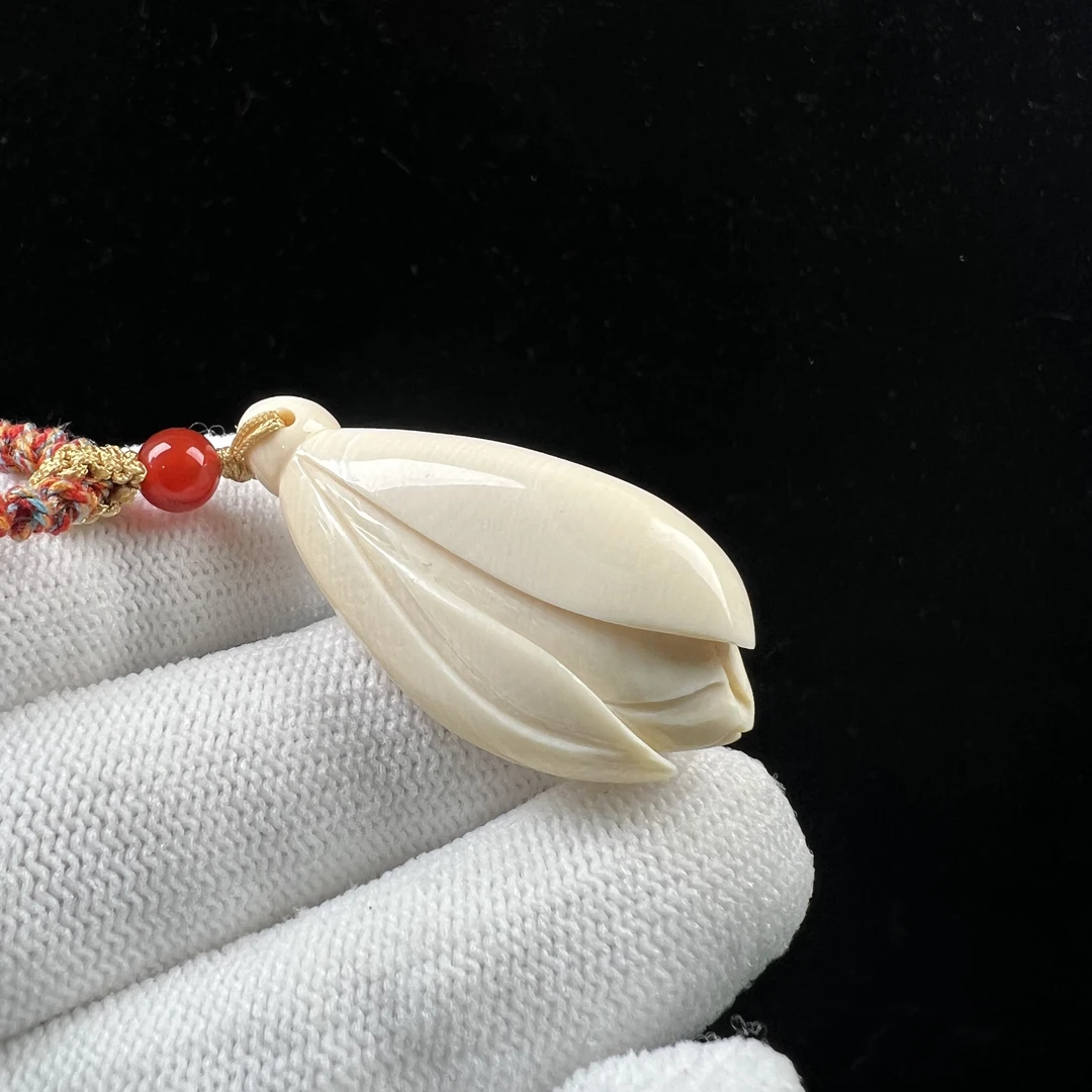 S5411天然猛犸牙玉兰花40x19mm支持鉴定假一赔四