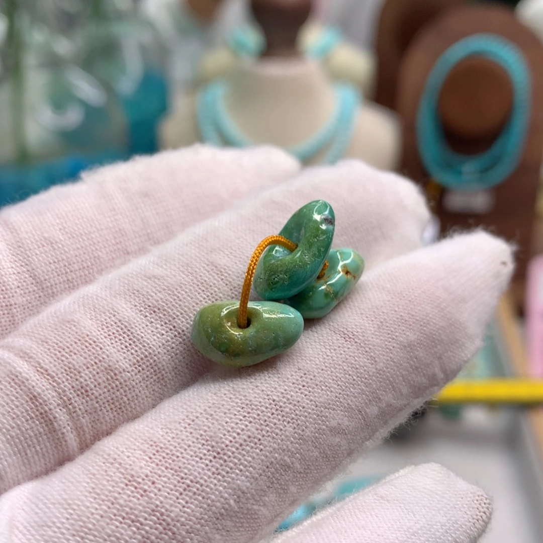 绿松石未镶嵌饰品