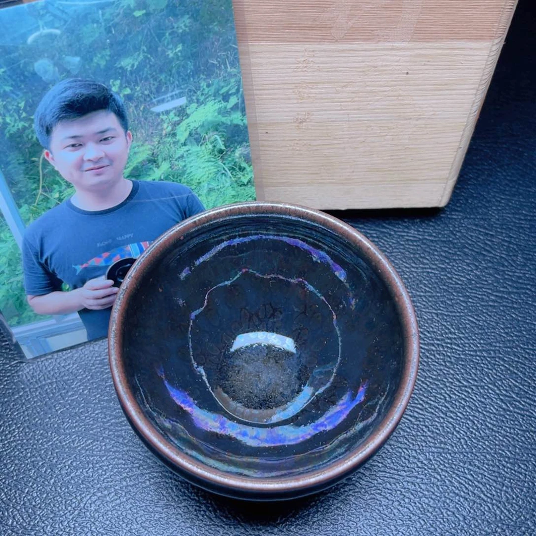 茶盏滴滴答答的声音响