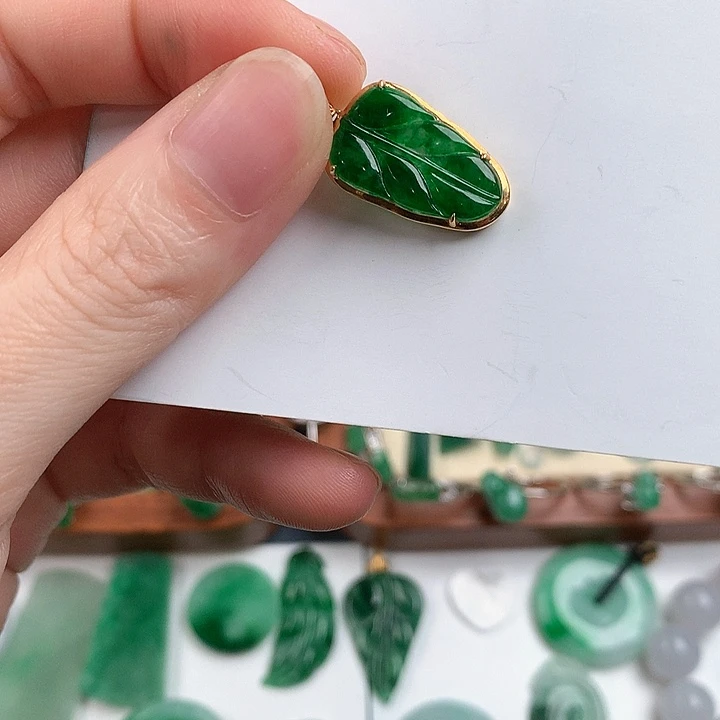 颈饰18K金镶嵌翡翠75325667