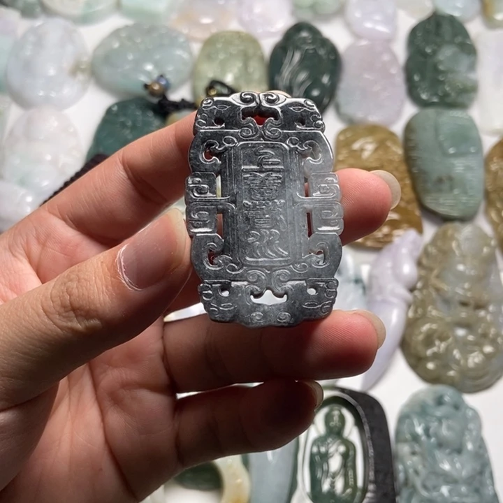 翡翠未镶嵌颈饰仿古牌62