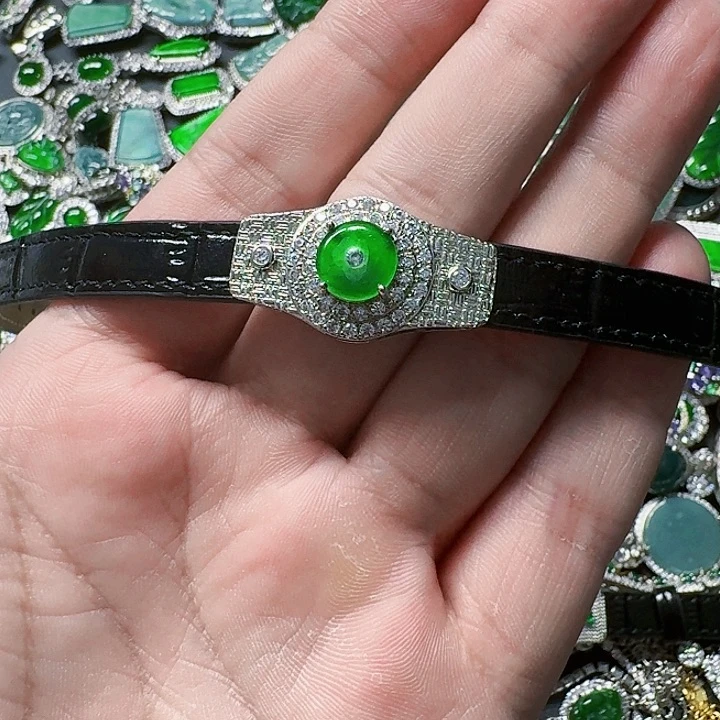 翡翠颈饰未镶嵌天然A货翡翠放漏