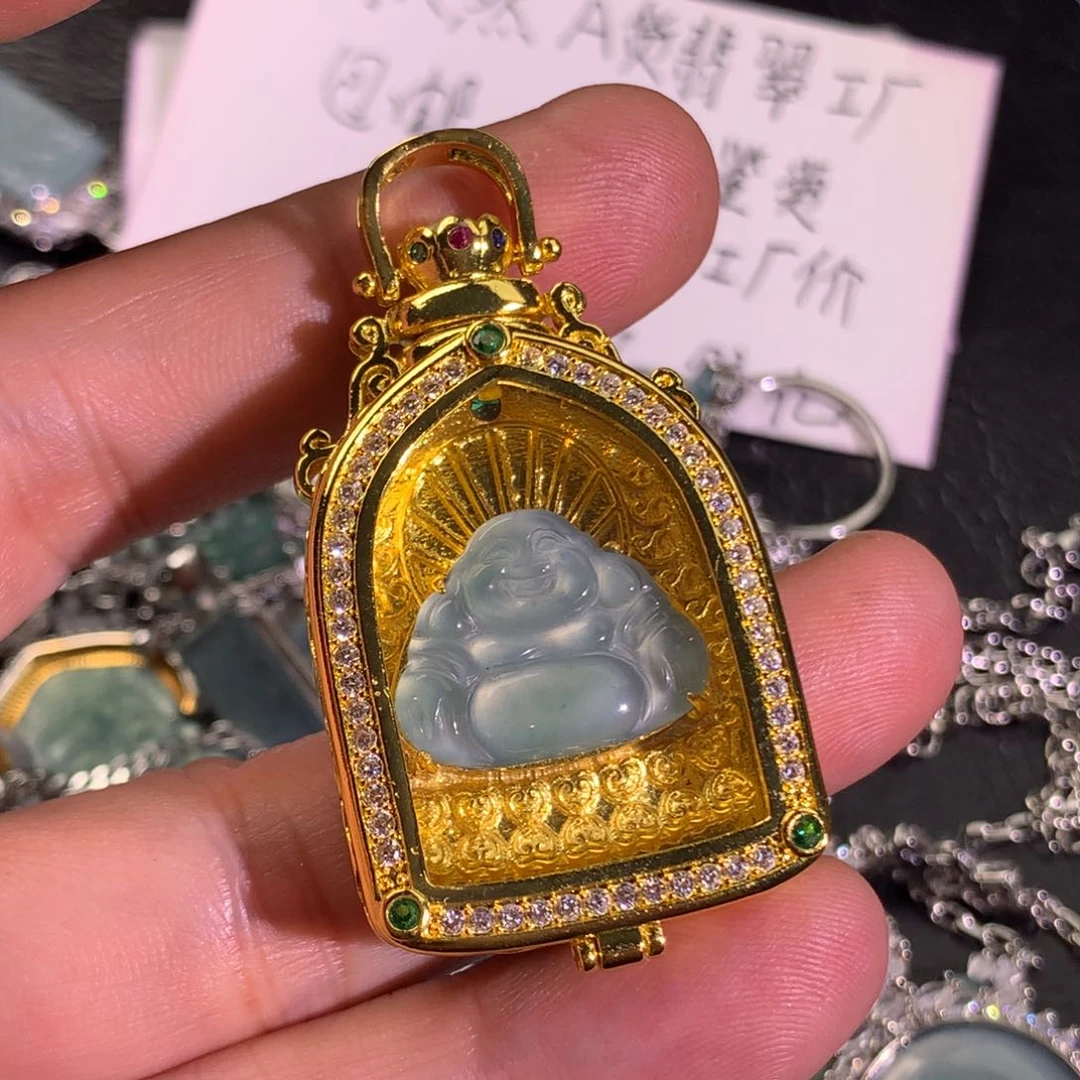 翡翠未镶嵌颈饰开门见佛