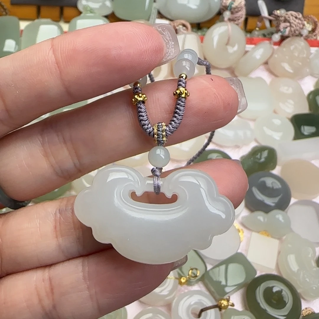 楠***儿和田玉未镶嵌耳饰