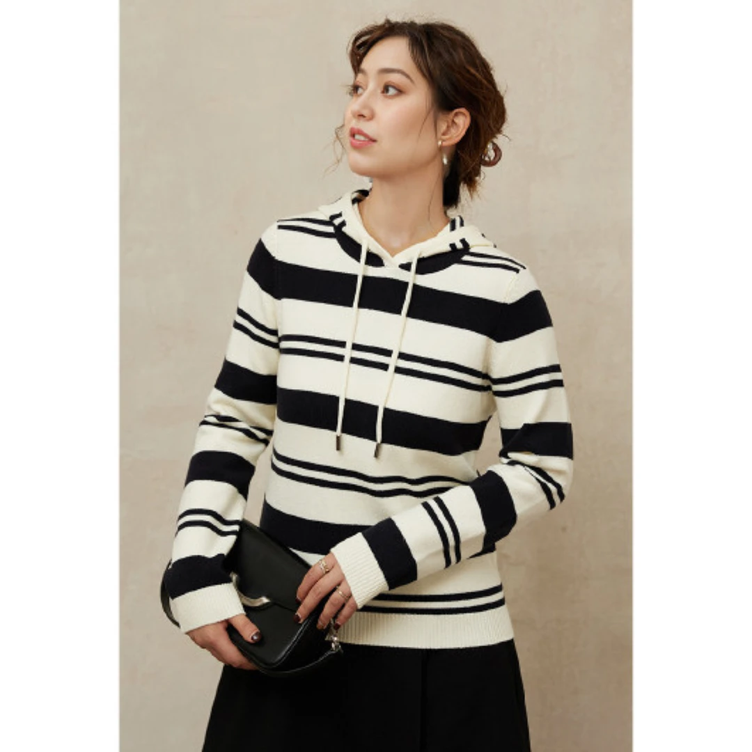 茵曼大码女装学院风宽条纹抽绳毛衣女条纹连帽微胖妹妹F18248255