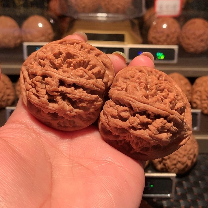 用***1文玩核桃把件粗筋