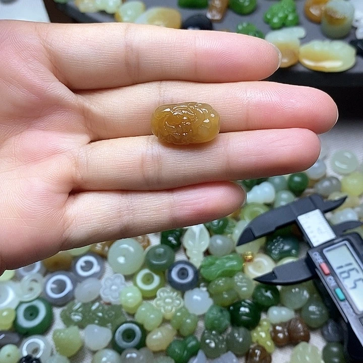 未镶嵌和田玉挂件