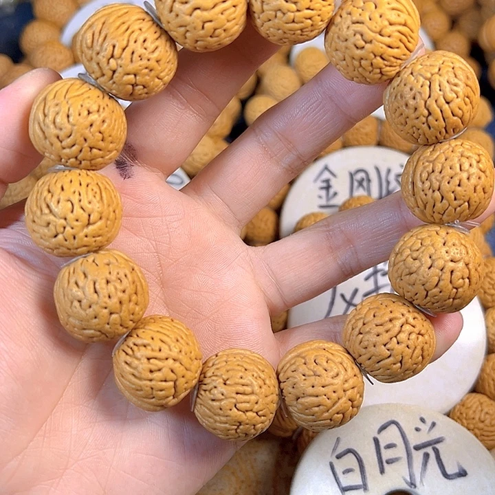 吊坠桃核22➕肥齐白月光