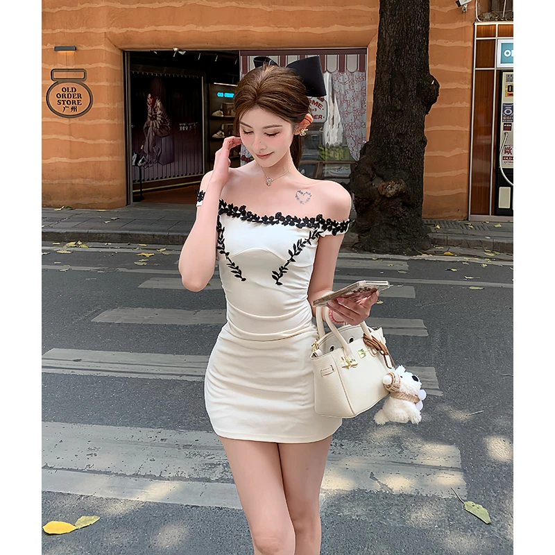 收腰连衣裙女2025开春时尚显瘦穿搭裙子