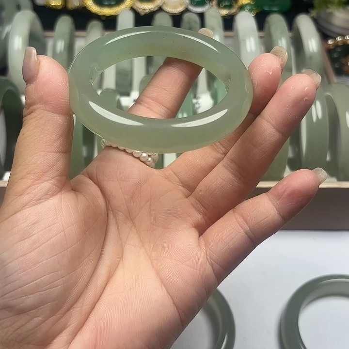 东陵石未镶嵌手镯