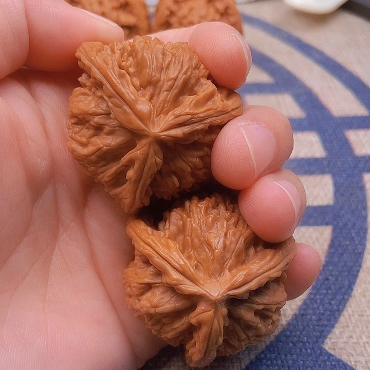 吊坠文玩核桃两**头三棱