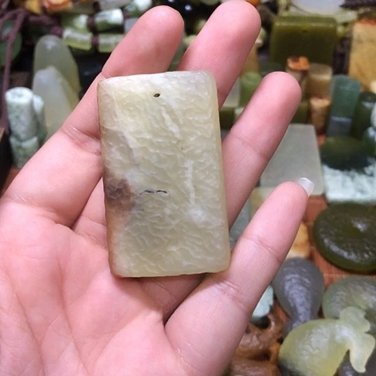 岫玉未镶嵌吊坠岫