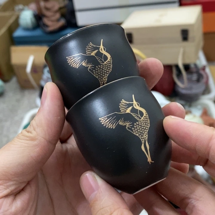 陶瓷艺术品及陶瓷壶