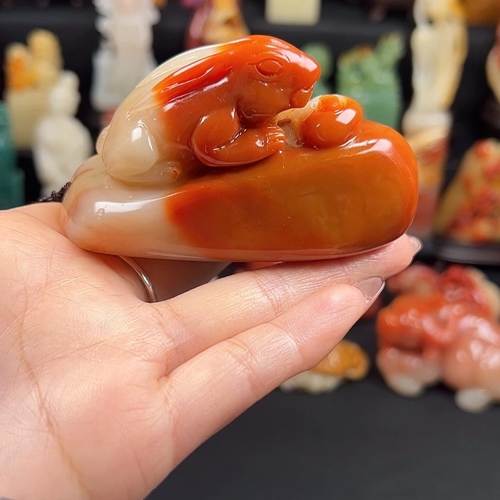 寿山石三彩老性芙蓉石