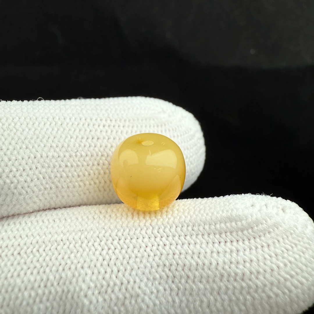 J8130天然原矿蜜蜡 墩子 10.3*9mm支持复检假一罚四