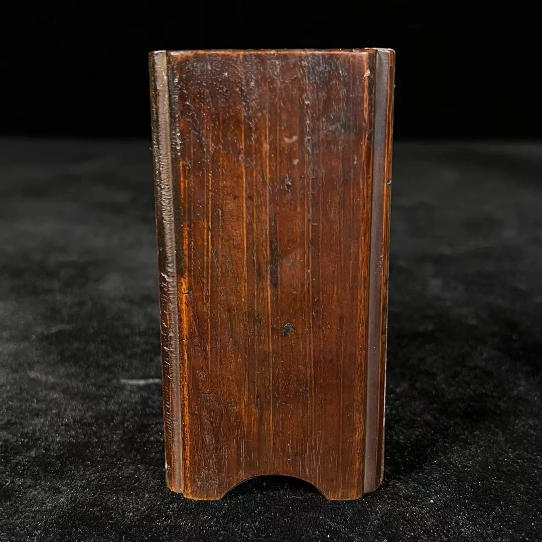 Lot12:  楠木四方笔筒H：12.2cm