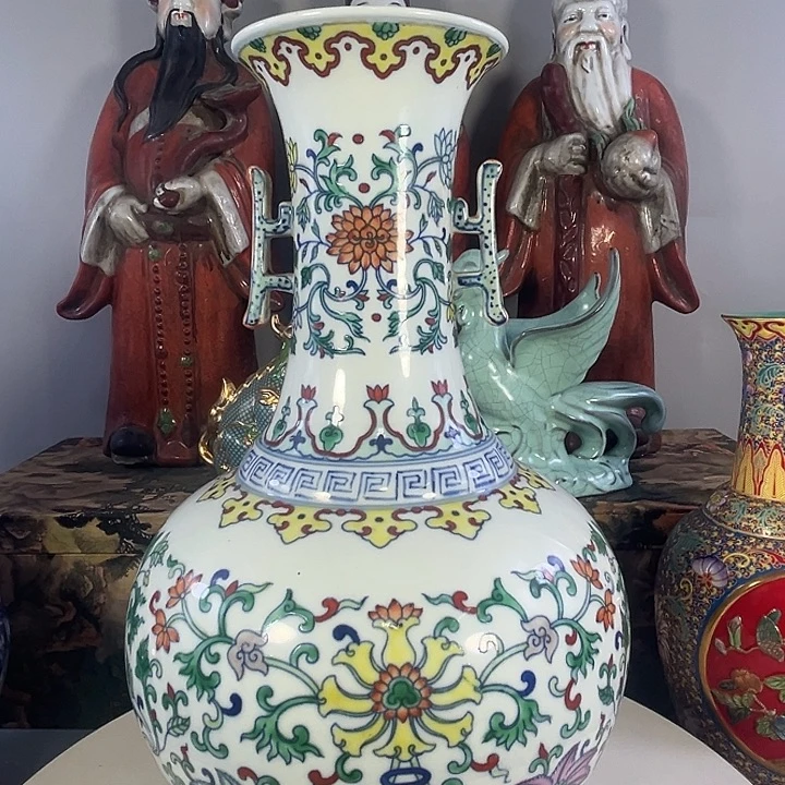 瓶五彩缠枝花卉纹双耳瓶