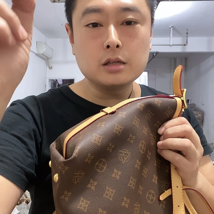 黄牛皮（革）鳄鱼皮（革）犏牛皮（革）