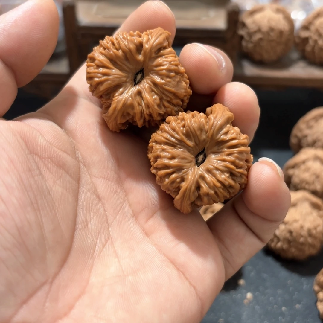 小***你文玩核桃吊坠70000000