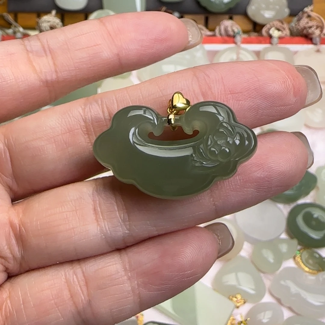 今****颈饰未镶嵌和田玉