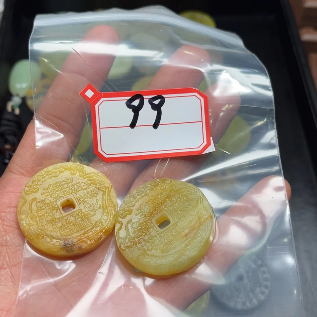 蛇纹石玉颈饰合金小****?