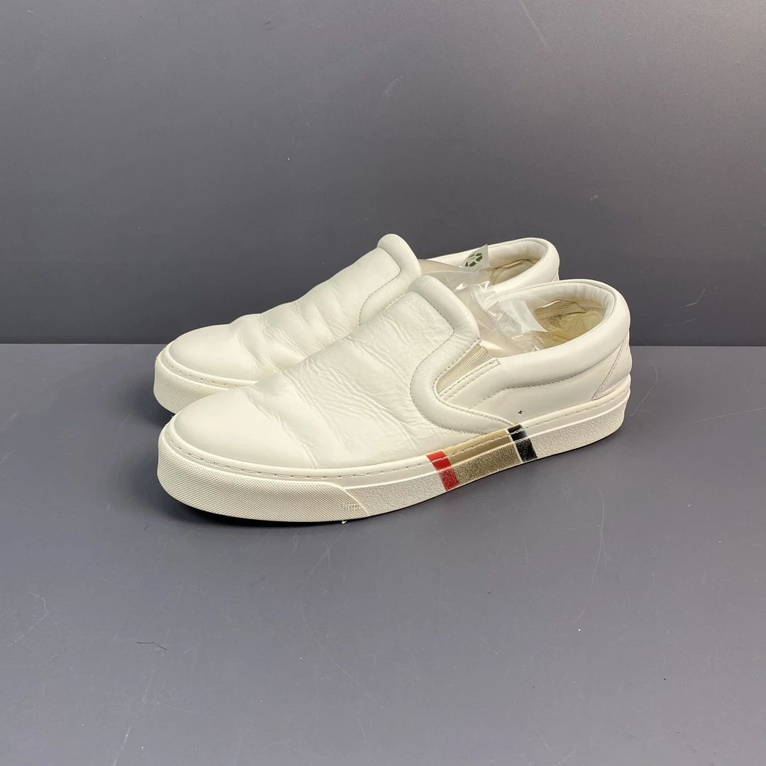 95新 BURBERRY/博柏利 42码 burberry 白色一脚蹬板鞋 休闲鞋280