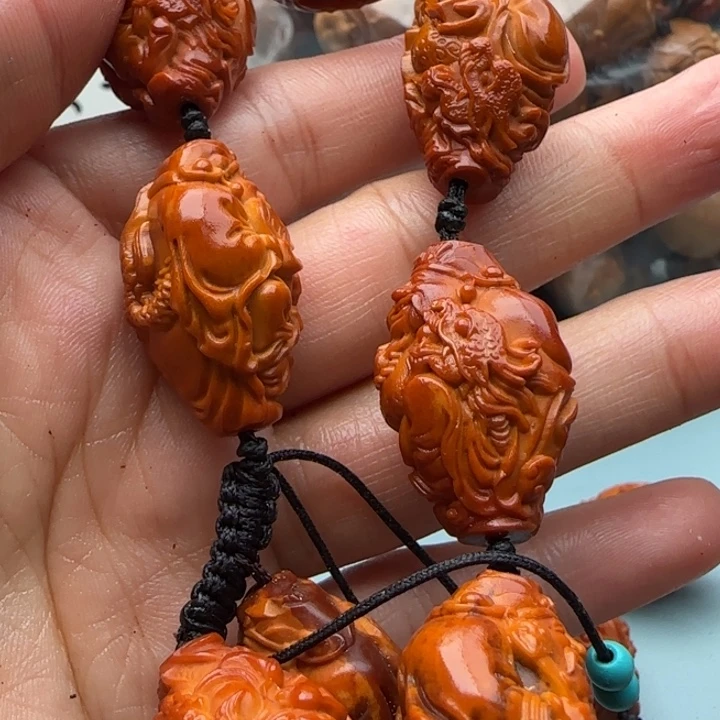 橄榄核手串雕刻工艺