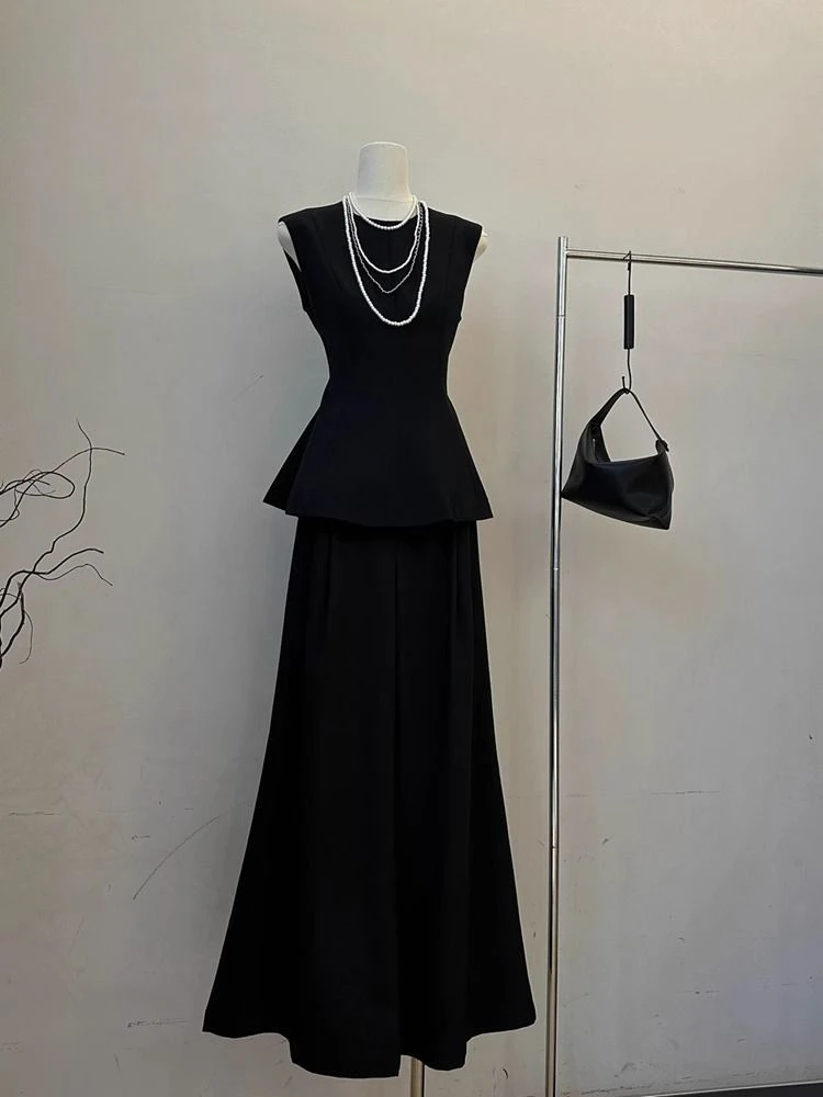 夏天贵妇搭配一整套高级感黑色无袖上衣裙子过膝老钱风松弛感女装