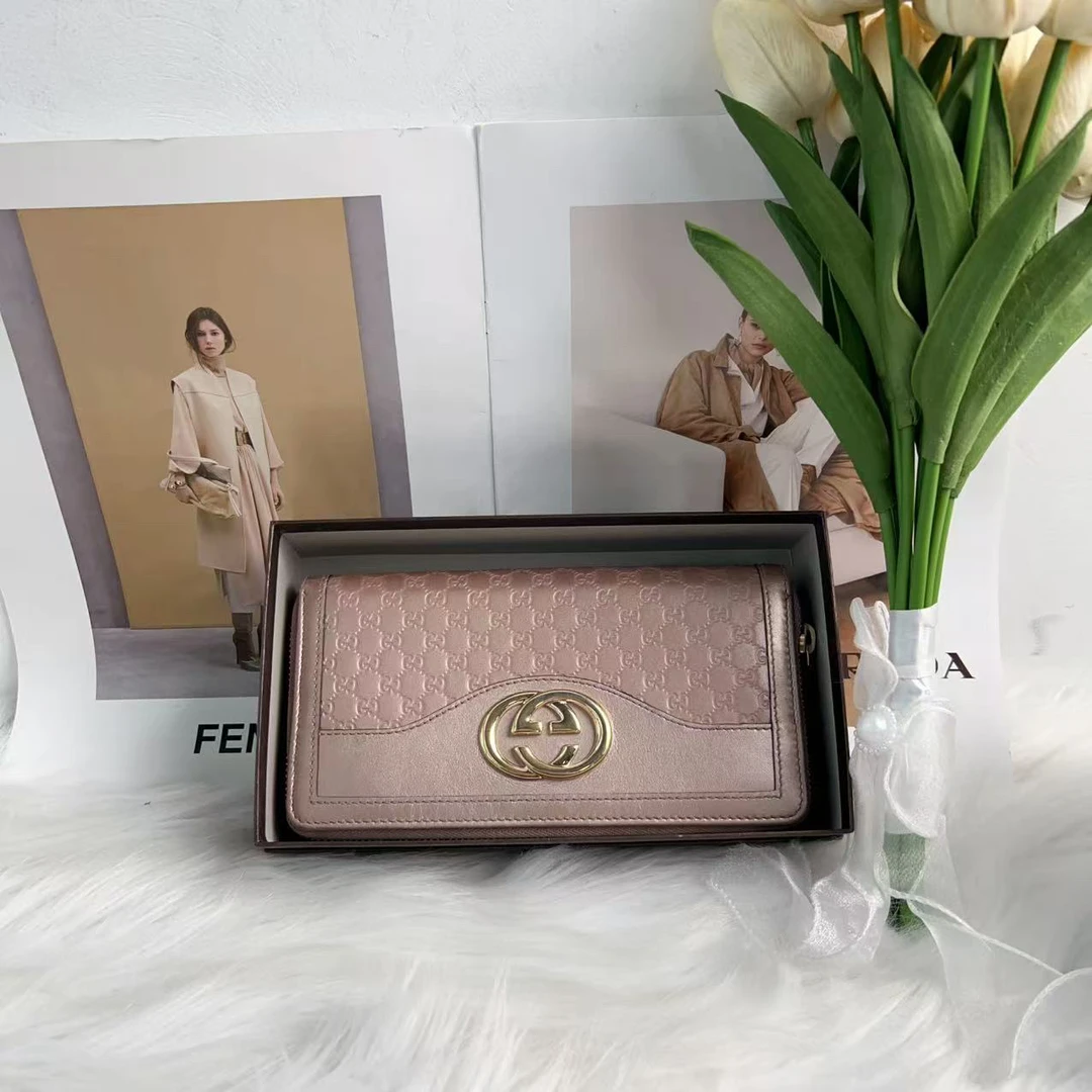 95新 GUCCI/古驰 古驰粉漆皮钱包