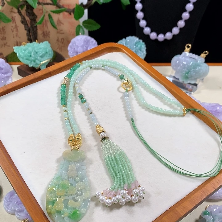 翡翠未镶嵌颈饰翡翠吊坠