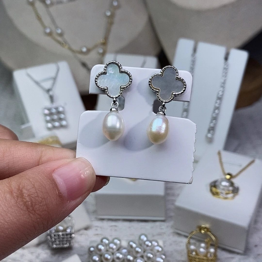 淡水珍珠银S925镶嵌耳饰