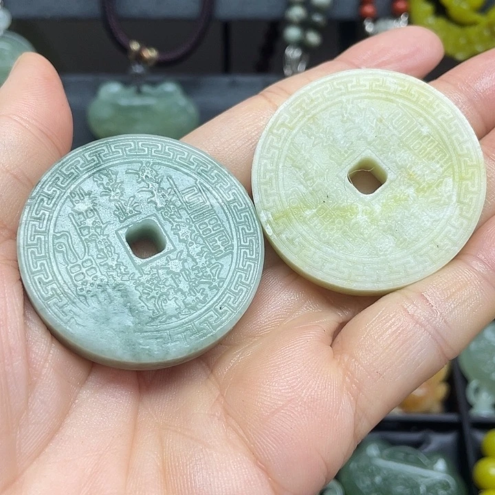 未镶嵌蛇纹石玉颈饰