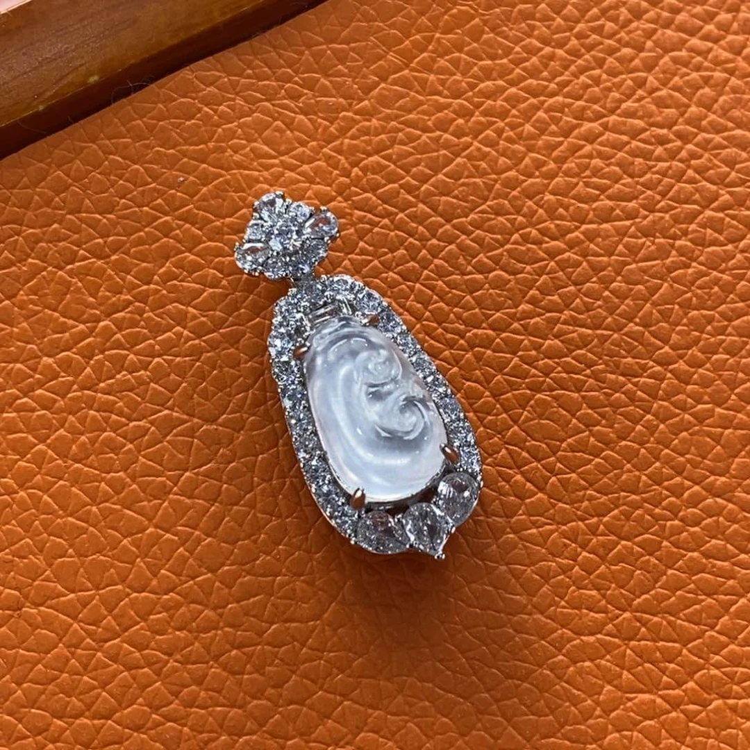 石英质玉吊坠(赠链)合金