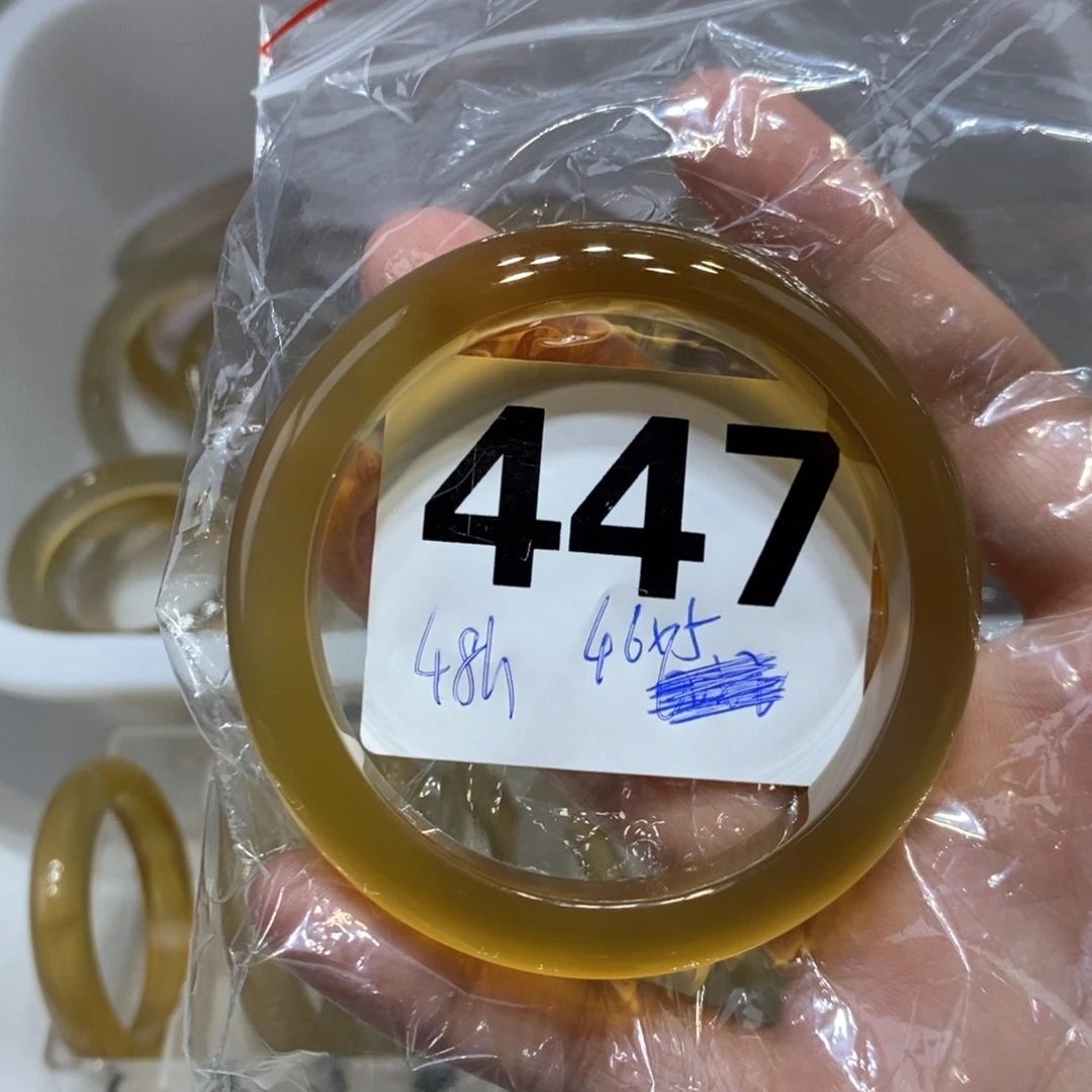 冷****手镯玛瑙/玉髓未镶嵌