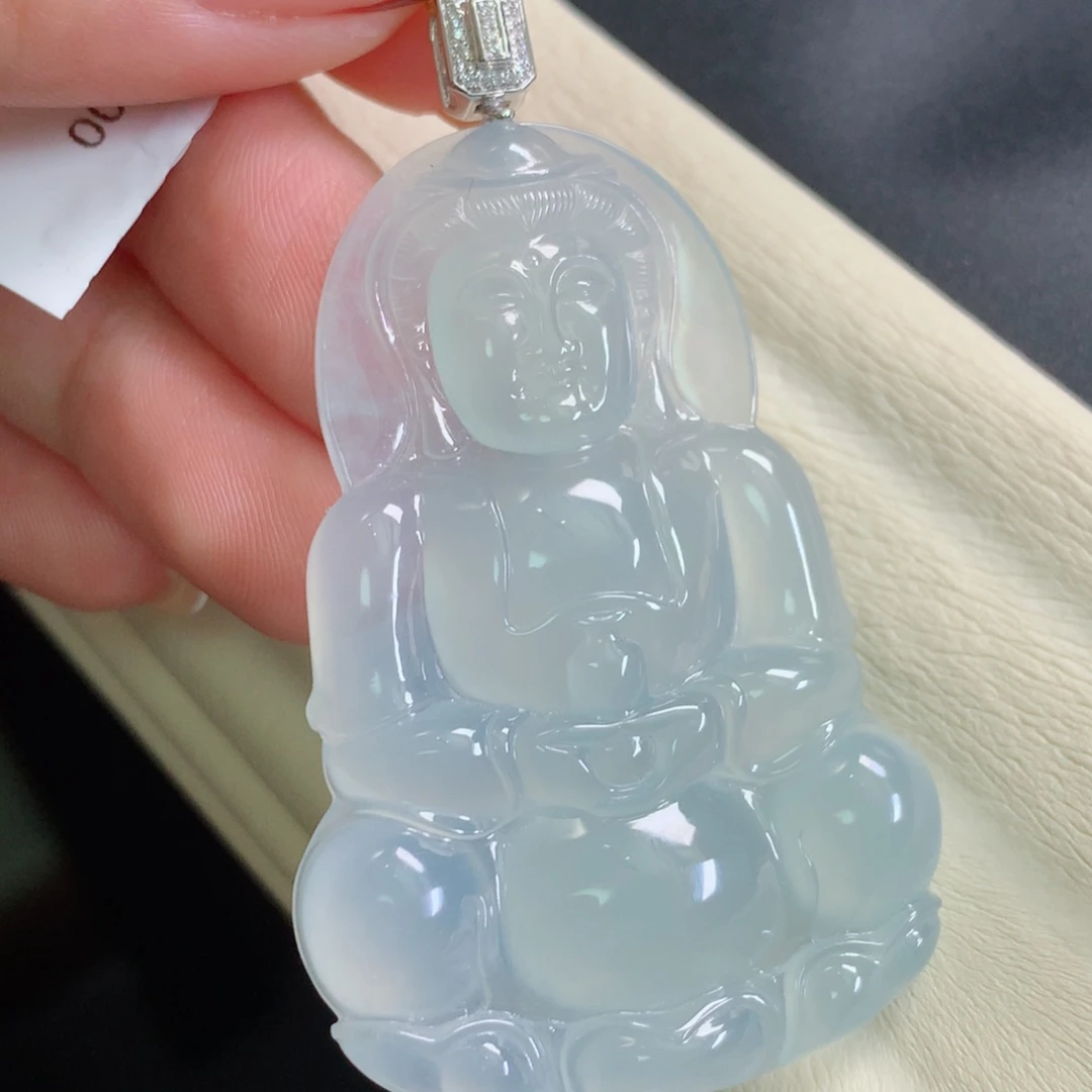 翡翠18K金镶嵌颈饰观音