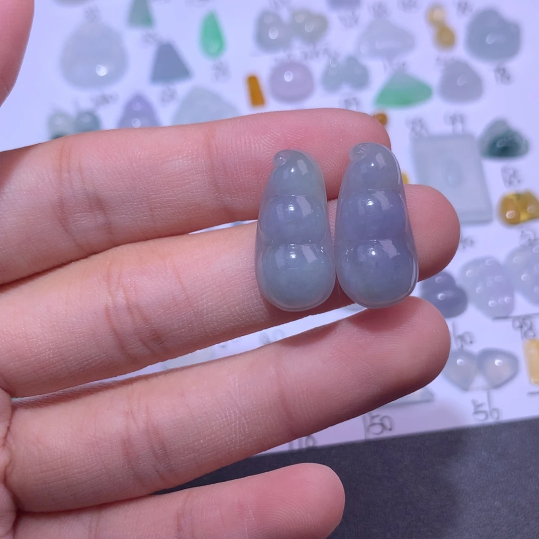 翡翠未镶嵌挂件豆子