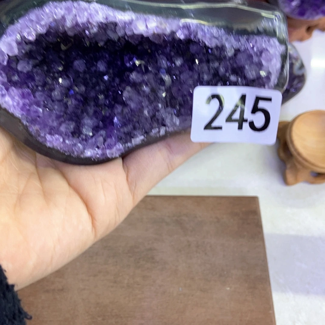 紫晶未镶嵌大型摆件（非配饰）