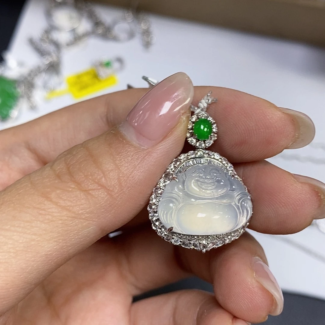 【闪购商品】翡翠18K金镶嵌颈饰吹****刀吊坠