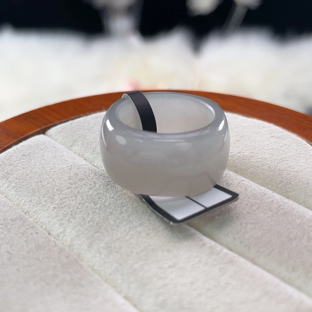 和田玉未镶嵌戒指l75。烟紫皮方圆。16.9。不退换