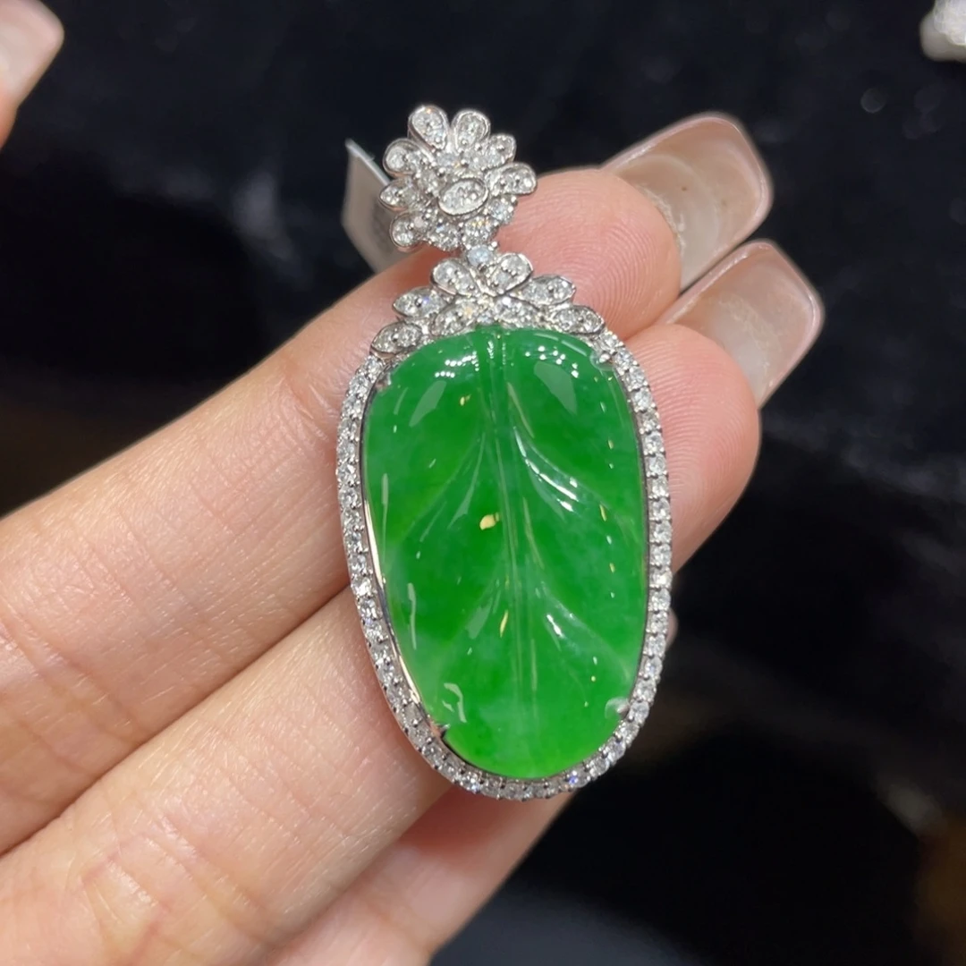 翡翠颈饰18K金镶嵌天然缅甸翡翠