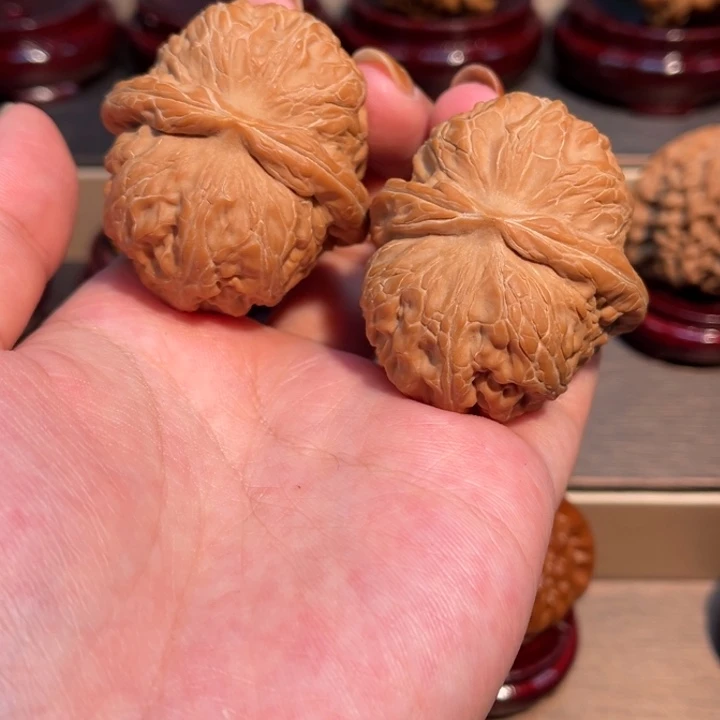 X***n吊坠文玩核桃元宝