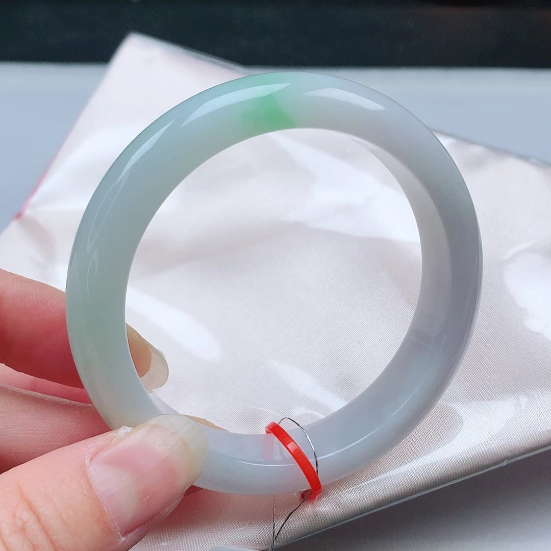 翡翠手镯未镶嵌57/58圈